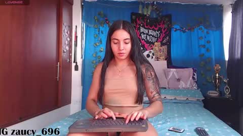 Snapshot of saucy_zaren chatting on February 23, 9:59 pm Zaren online show from February 23, 9:59 pm