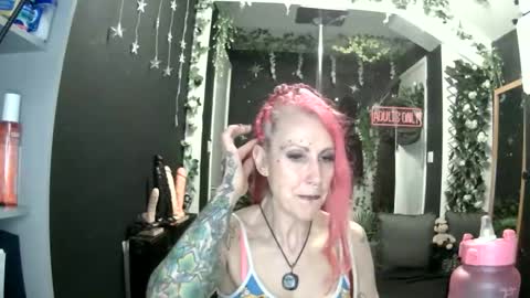 SaucySky online show from May 4, 9:21 pm