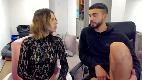 savagesweethearts online show from March 5, 6:01 am