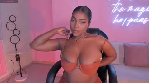 S a v a n n a h  online show from April 18, 1:02 pm