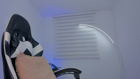 Savannahwildee online show from August 7, 11:08 am