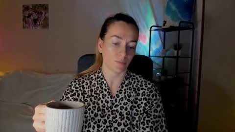 save the qween online show from November 28, 12:23 pm