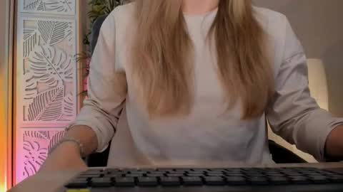 save the qween online show from February 21, 8:39 am