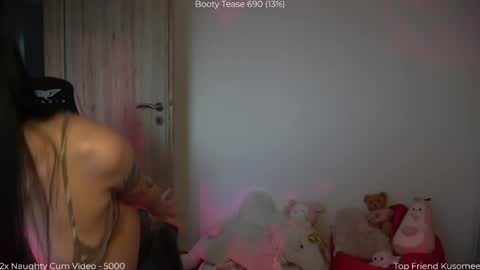 Naomi online show from April 3, 5:20 pm