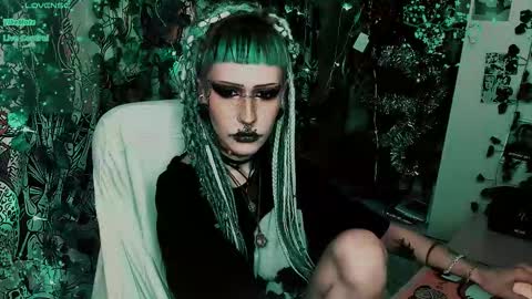 pronoun she. name Mary. age 21. online show from January 14, 10:40 pm