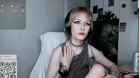 Snapshot of say_mary chatting on September 24, 1:12 am pronoun she. name Mary. age 21. online show from September 24, 1:12 am