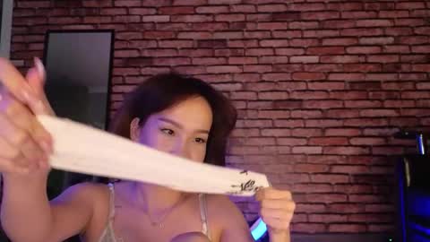 Saya online show from November 12, 10:01 pm