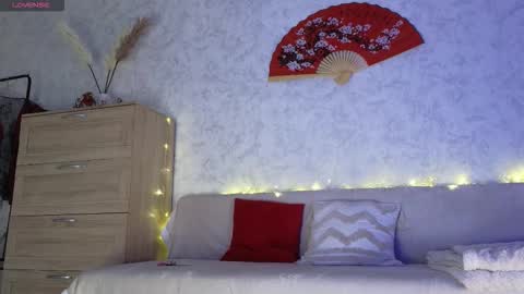 Saya online show from February 12, 4:43 pm