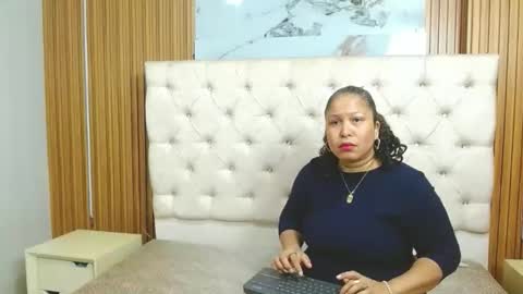 sayarahotcl202 online show from April 12, 9:52 pm