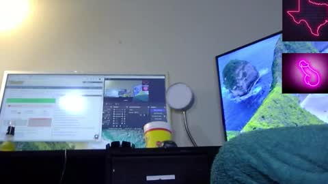 Cait or Caitlin online show from December 18, 8:09 am