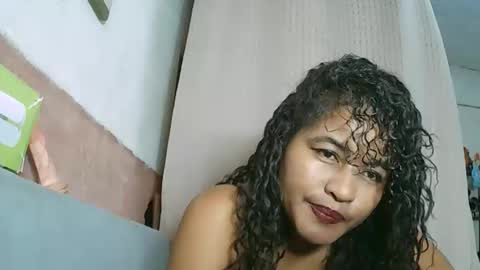 saylla1 online show from June 7, 8:19 am
