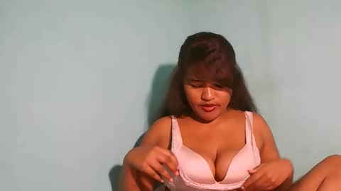 saylla1 online show from March 6, 8:08 pm