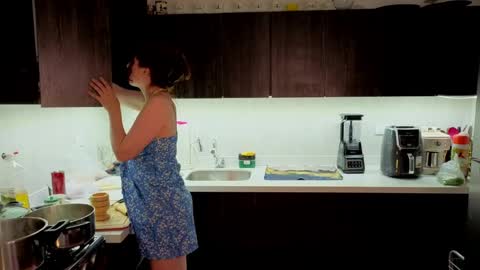 Venus online show from April 2, 4:25 pm