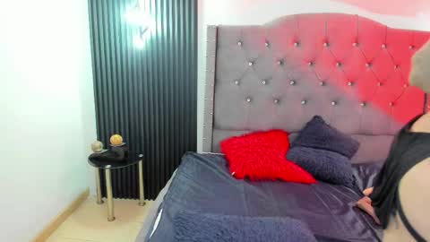 scarbadgirl_ online show from May 12, 3:37 am