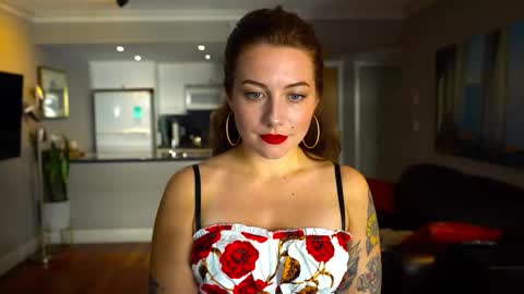 Snapshot of scarlajade chatting on October 18, 12:15 am scarlajade online show from October 18, 12:15 am