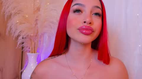 Snapshot of scarleett_jones chatting on October 14, 11:30 pm scarleett jones online show from October 14, 11:30 pm