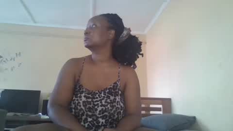 scarlet_25142359 online show from October 17, 6:06 am