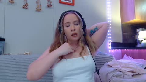 Snapshot of scarlet_carnal chatting on March 9, 6:32 pm Scarlet Carnal -  online show from March 9, 6:32 pm