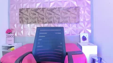 Snapshot of scarlet_fx chatting on October 7, 6:37 pm Scarlet online show from October 7, 6:37 pm