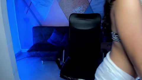 Snapshot of scarlet_villamizar chatting on March 11, 3:25 am SCARLET online show from March 11, 3:25 am