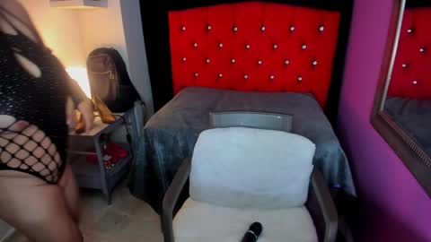 ScarletBigTitties online show from May 23, 12:23 pm