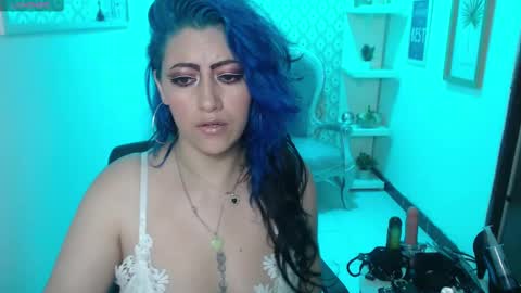 Snapshot of scarleth_bluee chatting on March 5, 6:01 am Scarleth online show from March 5, 6:01 am