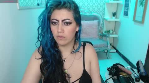 Snapshot of scarleth_bluee chatting on February 27, 9:18 am Scarleth online show from February 27, 9:18 am