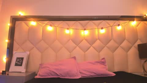 scarlethbigbug online show from February 2, 11:50 am