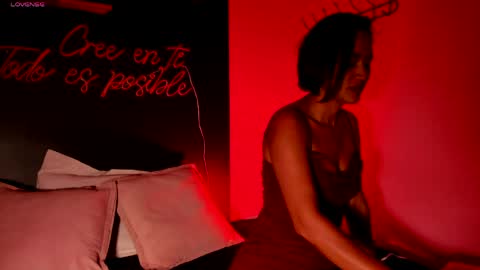 scarlethfoxx_ online show from April 9, 6:24 pm