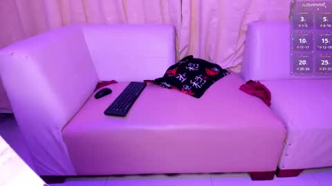 Snapshot of scarlethill_ chatting on March 3, 4:15 pm scarlethill_ online show from March 3, 4:15 pm