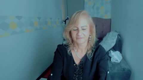 S C A R L E T online show from January 9, 11:45 pm