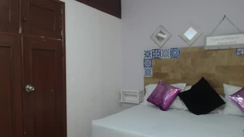 scarlet  online show from October 8, 10:21 am