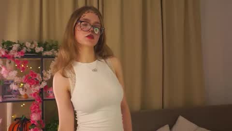 Maria online show from December 2, 9:24 pm