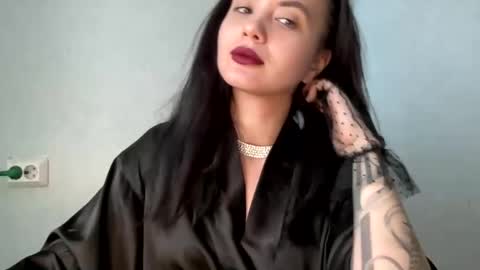 scarletpetal online show from February 12, 8:38 am