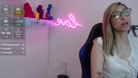 Scarlett online show from November 17, 12:30 pm