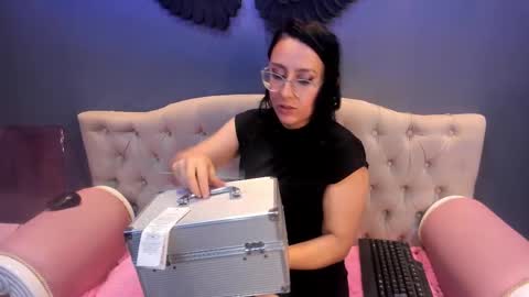 scarlett__14 online show from December 18, 3:35 am