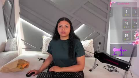 Scarlett online show from May 18, 2:01 pm