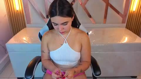 Snapshot of scarlett_smith_tp chatting on September 25, 1:40 pm Scarlett online show from September 25, 1:40 pm