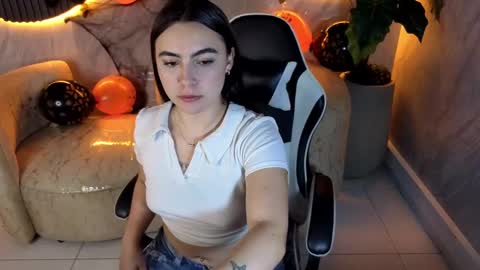 Snapshot of scarlett_smith_tp chatting on October 15, 1:56 pm Scarlett online show from October 15, 1:56 pm