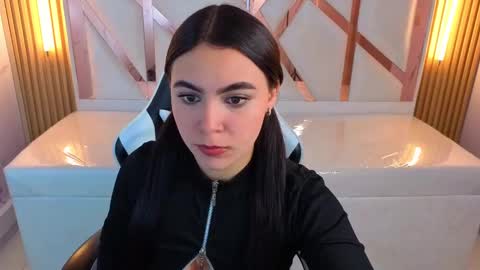 Snapshot of scarlett_smith_tp chatting on September 23, 1:38 pm Scarlett online show from September 23, 1:38 pm