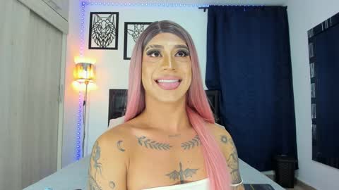 Snapshot of scarlett_steelee chatting on December 20, 7:44 am  Scarlett Steelee  Independent Model online show from December 20, 7:44 am