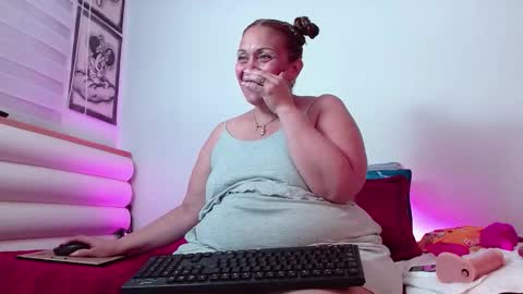 scarlettbooty online show from November 25, 4:22 am