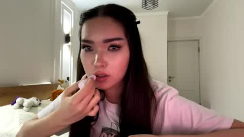 scarlettleszczynski online show from April 14, 2:31 pm