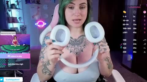 Snapshot of scarlettpython1 chatting on September 28, 12:19 am Scarlett online show from September 28, 12:19 am