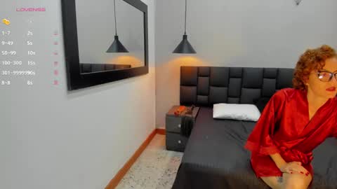 Snapshot of sccarlett_johnnson chatting on February 12, 1:30 am Ines online show from February 12, 1:30 am