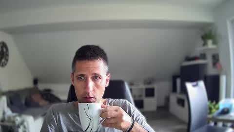 Snapshot of schnuckigeil chatting on October 21, 11:15 am Dildomen online show from October 21, 11:15 am