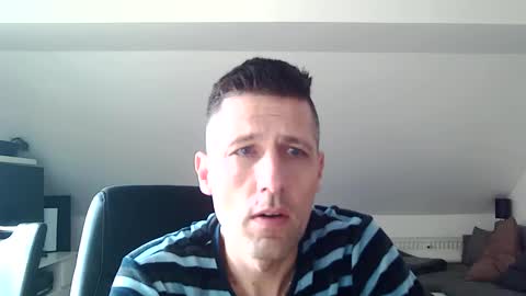 Snapshot of schnuckigeil chatting on February 10, 12:39 pm Dildomen online show from February 10, 12:39 pm