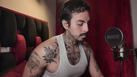 Alejandro help me to reach 200 thumps up online show from May 22, 4:52 am