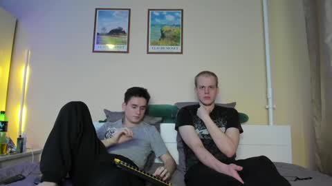 Thomas brunette and Alex blond online show from December 2, 10:51 pm