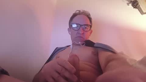 scotchwhieskie online show from April 18, 10:54 pm